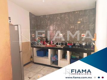 CASA EN VENTA EN COL. MIRAVALLES, TEPIC, NAYARIT. (EN)