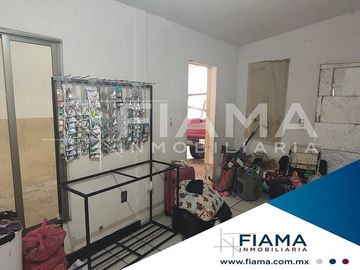 CASA EN VENTA EN COL. MIRAVALLES, TEPIC, NAYARIT. (EN)