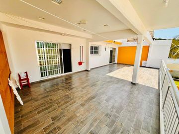 Casa en venta en Veracruz con ampio jardin Fracc. Jardines de Mocambo