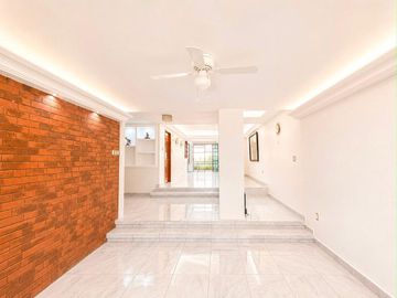 Casa en venta en Veracruz con ampio jardin Fracc. Jardines de Mocambo