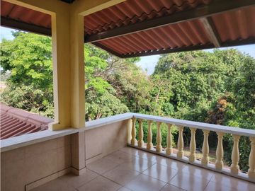CHORRERA / GUADALUPE / 4 HABITACIONES / 600 M2 / 2 BAÑOS / PATIO