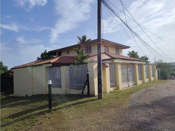 SE VENDE CASA EN CHORRERA GUADALUPE  600 M2 DOS NIVELES
