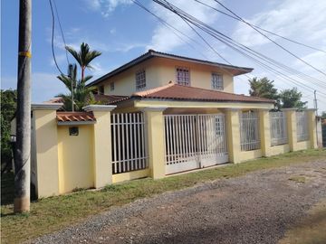 SE VENDE CASA EN CHORRERA GUADALUPE  600 M2 DOS NIVELES