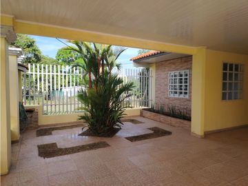 SE VENDE CASA EN CHORRERA GUADALUPE  600 M2 DOS NIVELES