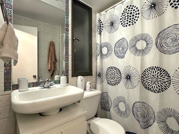 HERMOSO DEPARTAMENTO EN PRIMER PISO, 2D Y 2B