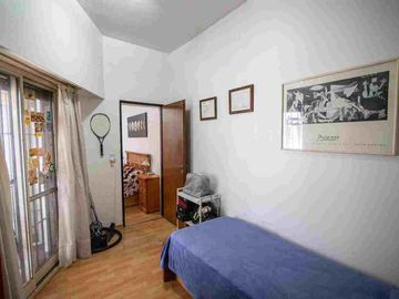 Venta casa con jardín y terraza V Pueyrredon!!