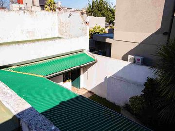 Venta casa con jardín y terraza V Pueyrredon!!