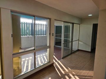 Oficina en arriendo  en LA CISTERNA