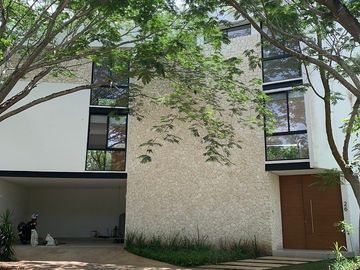 EXCLUSIVA PROPIEDAD EN RESIDENCIAL CABO NORTE MERIDA