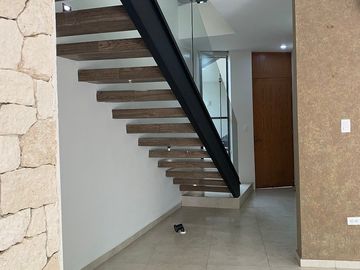 EXCLUSIVA PROPIEDAD EN RESIDENCIAL CABO NORTE MERIDA