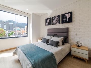 Apartaestudio en venta de 57m² con balcón en Bogotá, Chicó Norte.
