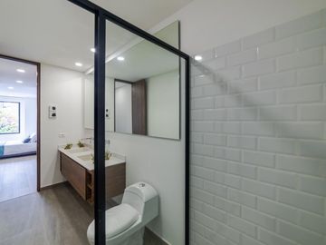 Apartaestudio en venta de 57m² con balcón en Bogotá, Chicó Norte.
