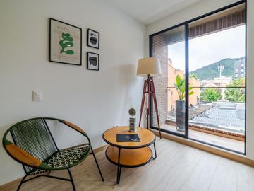 Apartaestudio en venta de 57m² con balcón en Bogotá, Chicó Norte.