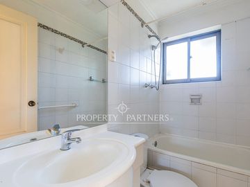 Excelente casa, Alianza Francesa, gran terreno