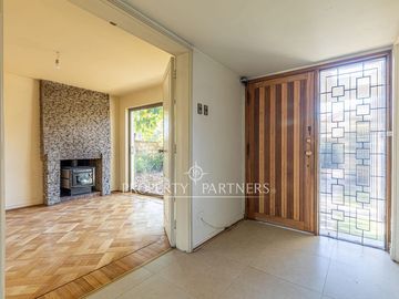 Excelente casa, Alianza Francesa, gran terreno