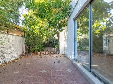 Excelente casa, Alianza Francesa, gran terreno