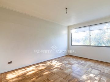 Excelente casa, Alianza Francesa, gran terreno