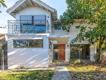 Excelente casa, Alianza Francesa, gran terreno