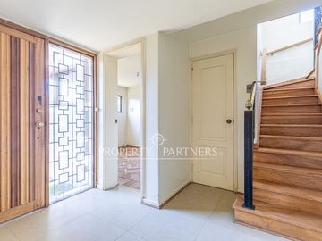 Excelente casa, Alianza Francesa, gran terreno