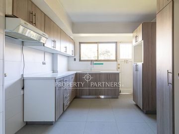 Excelente casa, Alianza Francesa, gran terreno