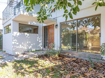 Excelente casa, Alianza Francesa, gran terreno