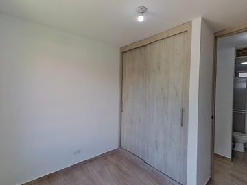 Se Vende Apartamento En Bulevar La Gran Via - Santa Barbara Segundo Piso Con Ascensor Para Vivienda O Inversion