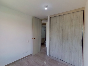 Se Vende Apartamento En Bulevar La Gran Via - Santa Barbara Segundo Piso Con Ascensor Para Vivienda O Inversion