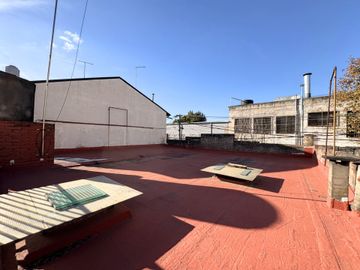 Casa 3 Ambientes Venta Caseros Cochera y Parque