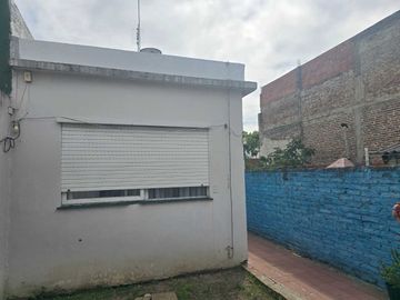 VENTA CASA 3 AMB CON LOCAL LOMAS DE MIRADOR