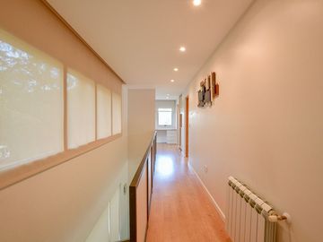 CASA EN VENTA EN CITY BELL 4 DORMITORIOS