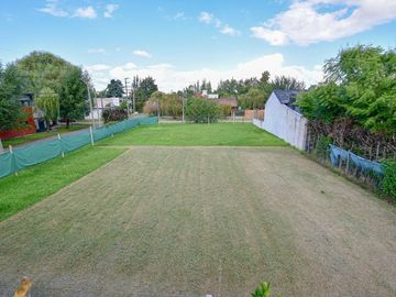 CASA EN VENTA EN CITY BELL 4 DORMITORIOS