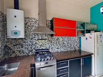 PH 3 AMB EN VENTA EN WILDE CON PATIO Y PARRILLA.