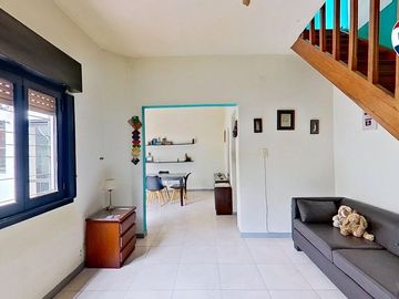 PH 3 AMB EN VENTA EN WILDE CON PATIO Y PARRILLA.