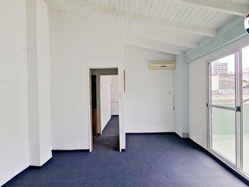 PH 3 AMB EN VENTA EN WILDE CON PATIO Y PARRILLA.