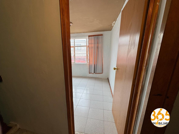 Gran Oportunidad de Inversión! Amplia Casa con Locales Comerciales y Excelente U