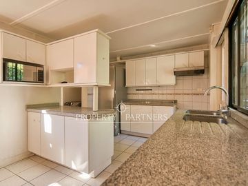 Gran ubicación residencial, luminosa y a pasos de áreas comerciales