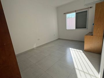 Casa Moderna apta a crédito , frente al Aeropuerto