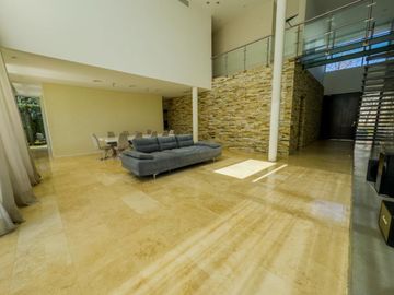 VENTA CASA 6 AMBIENTES AMARRA EL YACHT NORDELTA