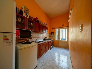 PH UN DORMITORIO CON PATIO EN VENTA PLANTA BAJA