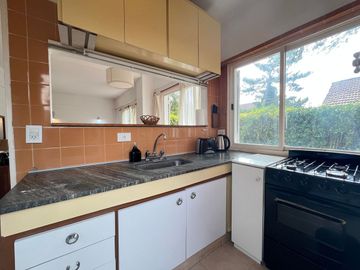 VENTA DE DUPLEX EN PINAMAR CON GAS NATURAL Y PATIO