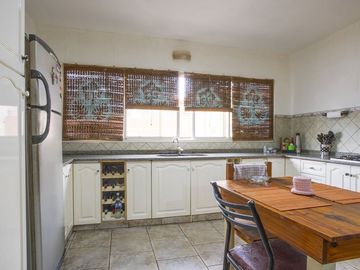 Venta dos casas en una  con local comercial