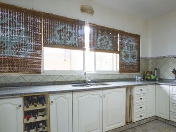 Venta dos casas en una  con local comercial