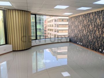 Oficina en renta  en el 7mo piso , en la República del Salvador