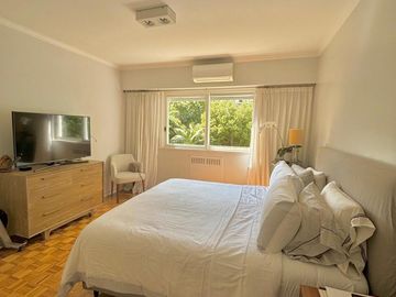 Excelente Piso de 175 m² con Cochera | Impecable | Guido al 1500