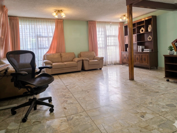 Casa con Cuatro Recámaras en Jardín Balbuena