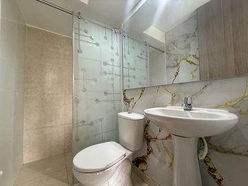 Apartamento en venta de 3 habitaciones con balcón en Madrid, Prosperidad.
