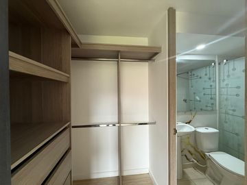 Apartamento en venta de 3 habitaciones con balcón en Madrid, Prosperidad.