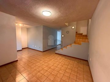 Casa sola en renta en Del Paseo Residencial, Monterrey, Nuevo León