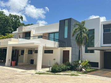 Venta de casa en Aqua Residencial