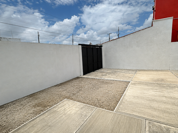 🏢✨ CASA EN RENTA – IDEAL PARA OFICINA O COMERCIO | JARDINES DEL NORTE, MÉRIDA ✨